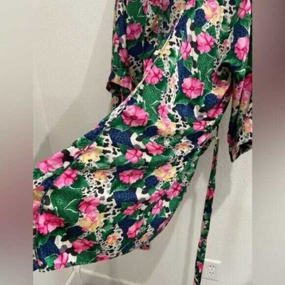 Victoria’s Secret Silk Floral Vintage Robe Kimono Belted Feminine Lounge Dainty - Picture 3 of 7
